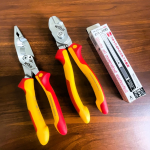 Cặp kìm Wiha 45489 đa năng 8in1 + kìm cắt cộng lực Wiha 38191 + Tặng dao rọc giấy Nhật ea-300